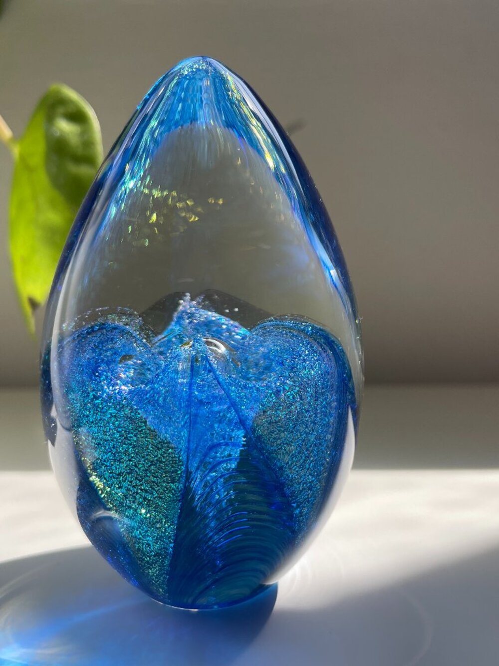 Blue Art Glass Egg Paperweight / Decorative Sculpture